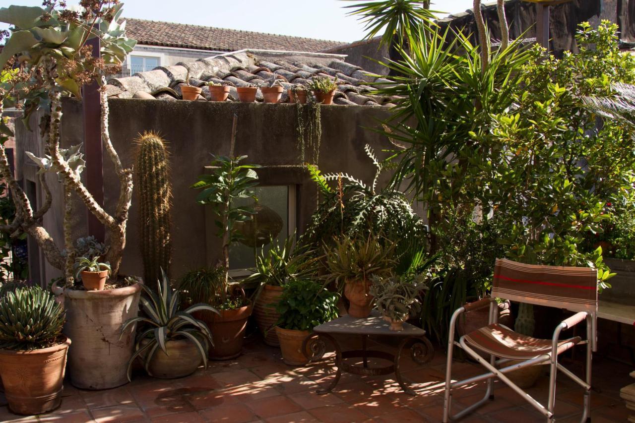 Tre Vie Apartment Con Terrazzo Giardino Pensile カターニア エクステリア 写真