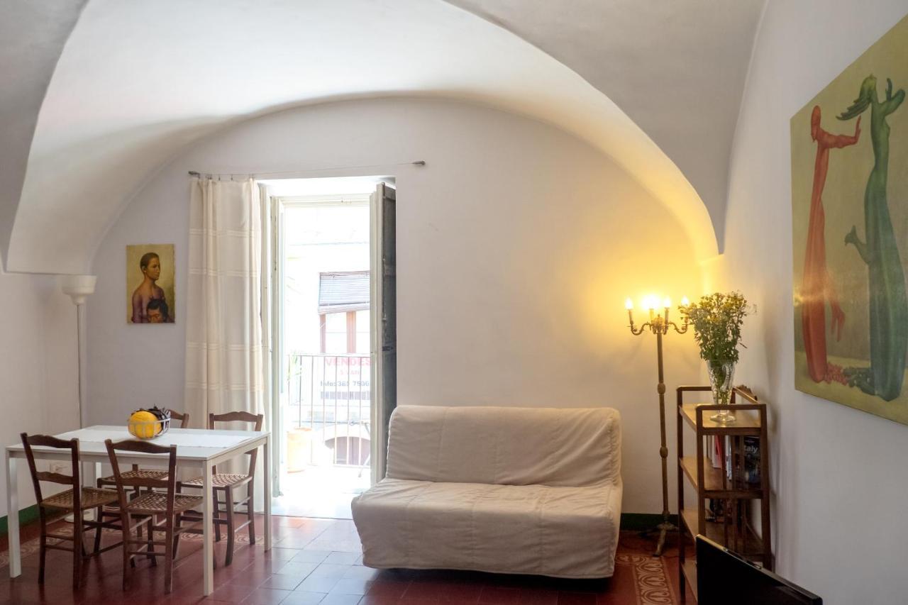 Tre Vie Apartment Con Terrazzo Giardino Pensile カターニア エクステリア 写真