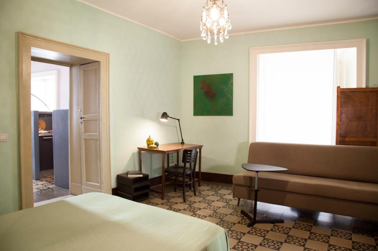 Tre Vie Apartment Con Terrazzo Giardino Pensile カターニア エクステリア 写真