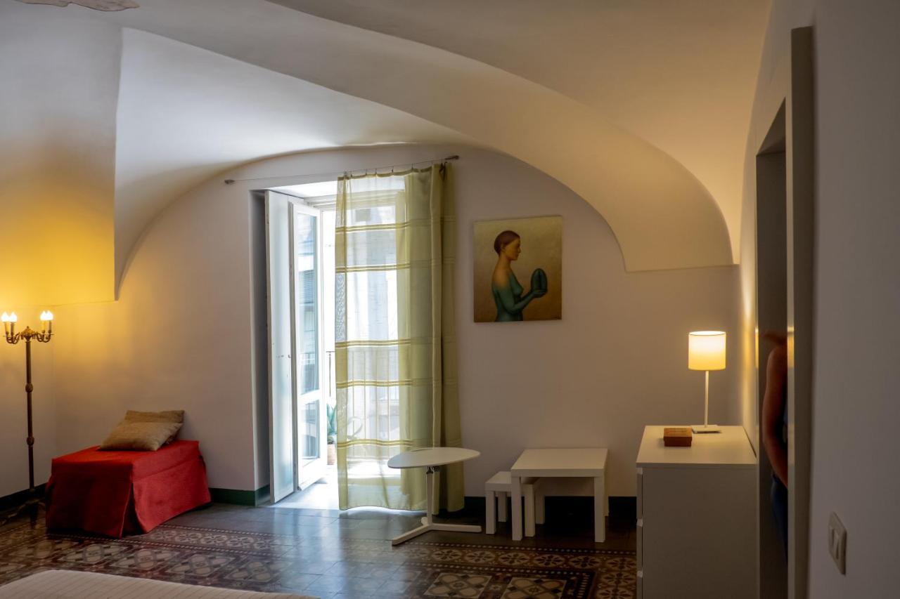Tre Vie Apartment Con Terrazzo Giardino Pensile カターニア エクステリア 写真