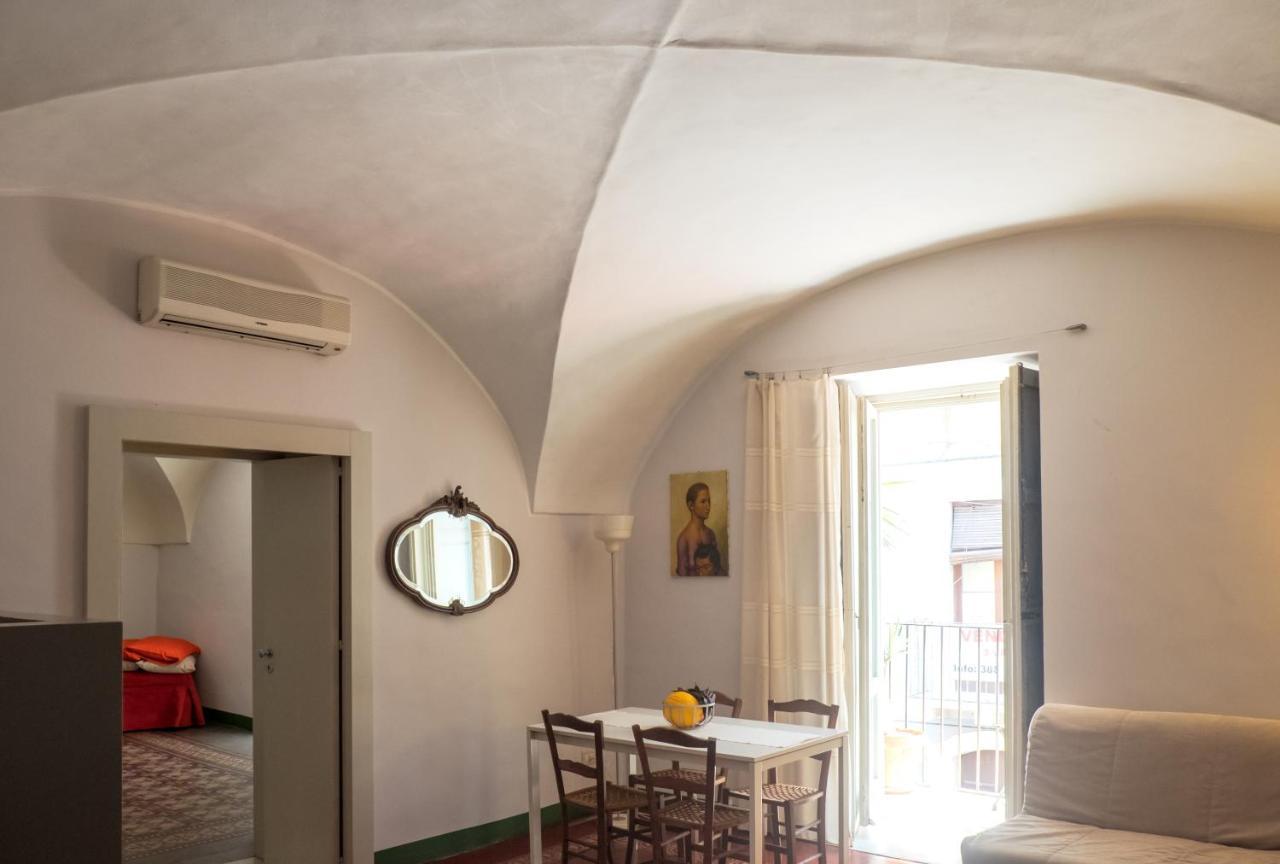 Tre Vie Apartment Con Terrazzo Giardino Pensile カターニア エクステリア 写真